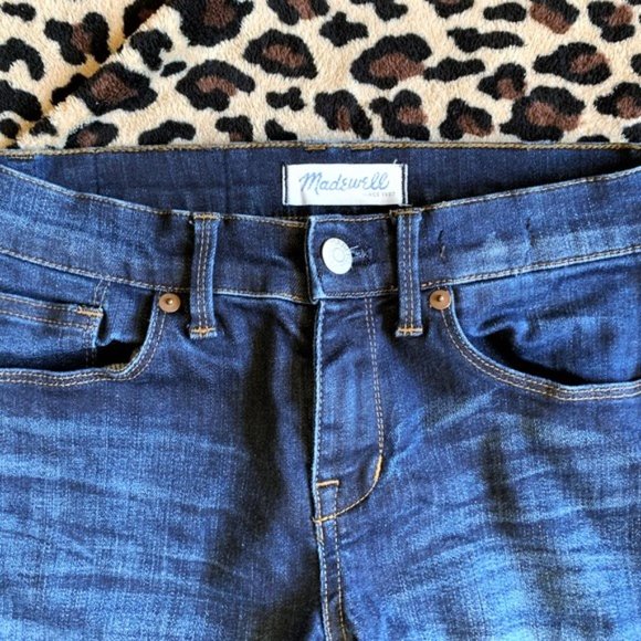 Madewell • 8" Skinny Jeans || Riverdale Wash - Picture 4 of 6